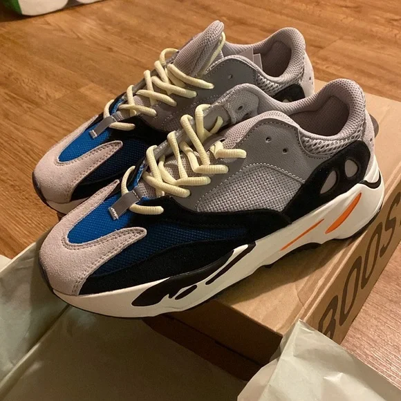 Yeezy Boost 700 - brand new - Picture 4 of 7